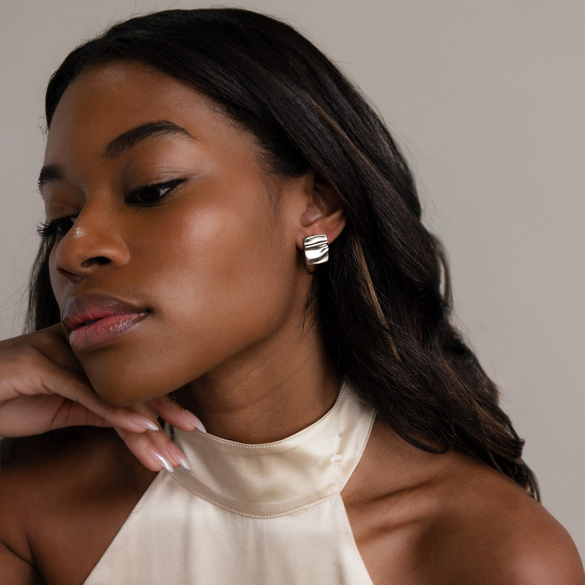 Bold square wave studs