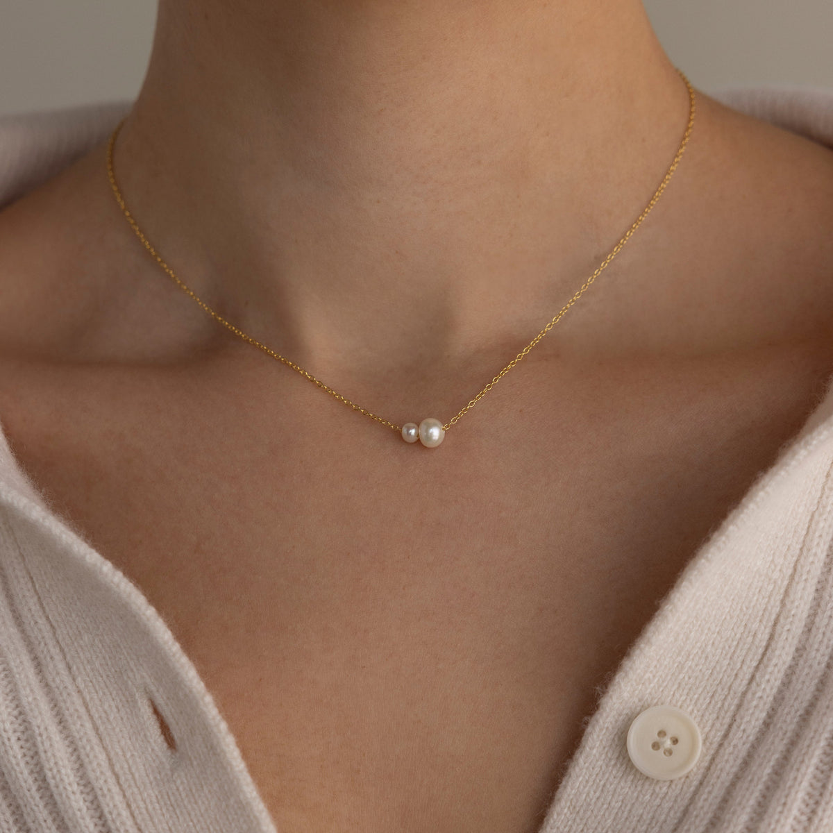 Dainty duo pearl necklace