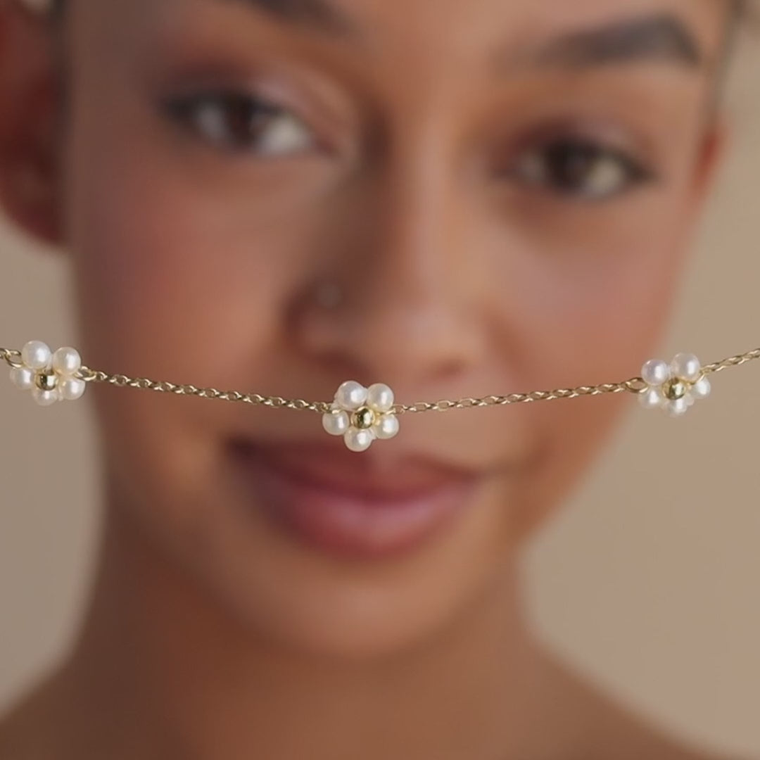 Flower pearl station necklace