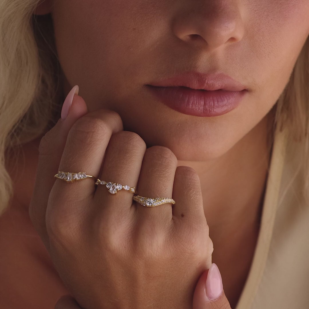 Pave diamond curve ring