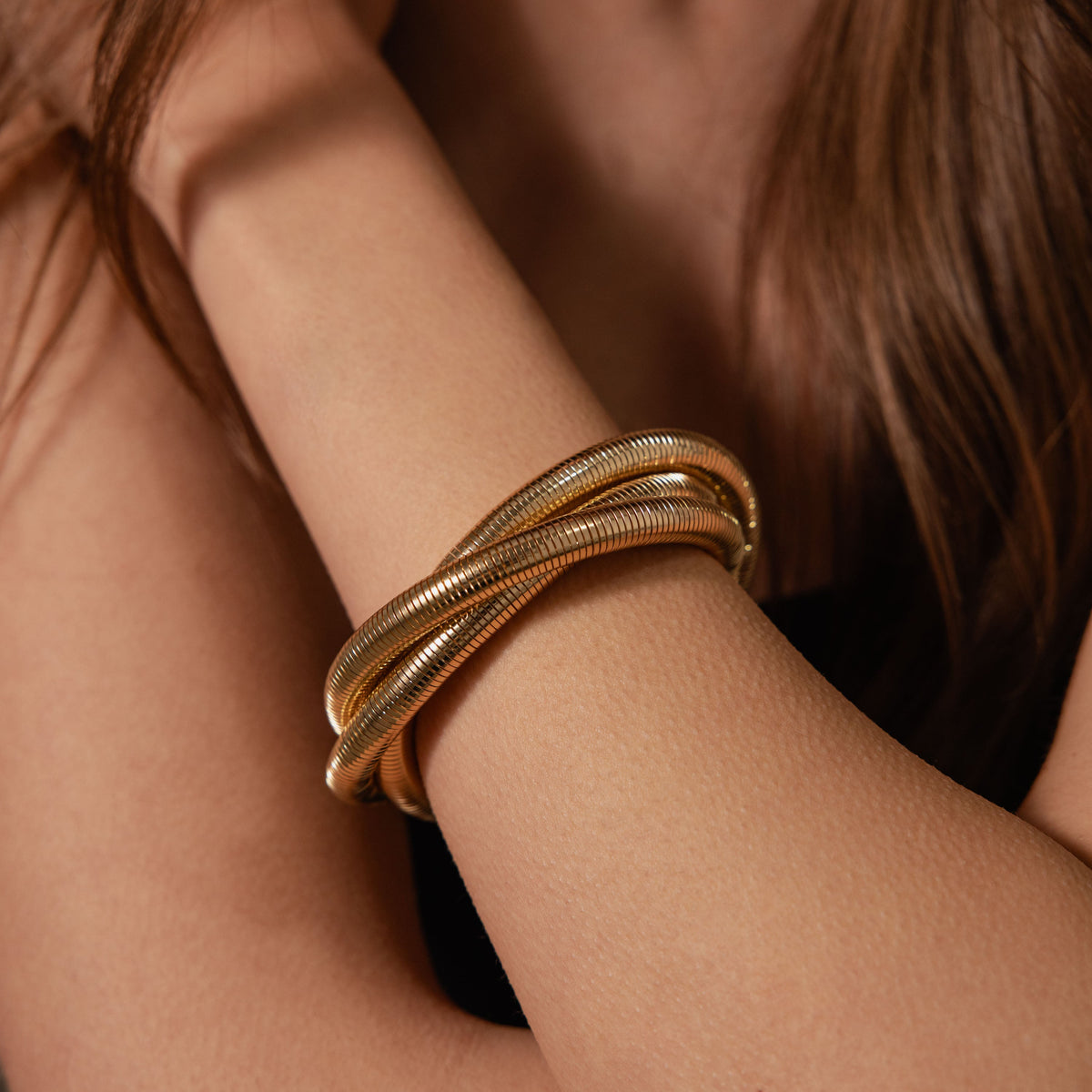 Ribbed Infinity Bangle