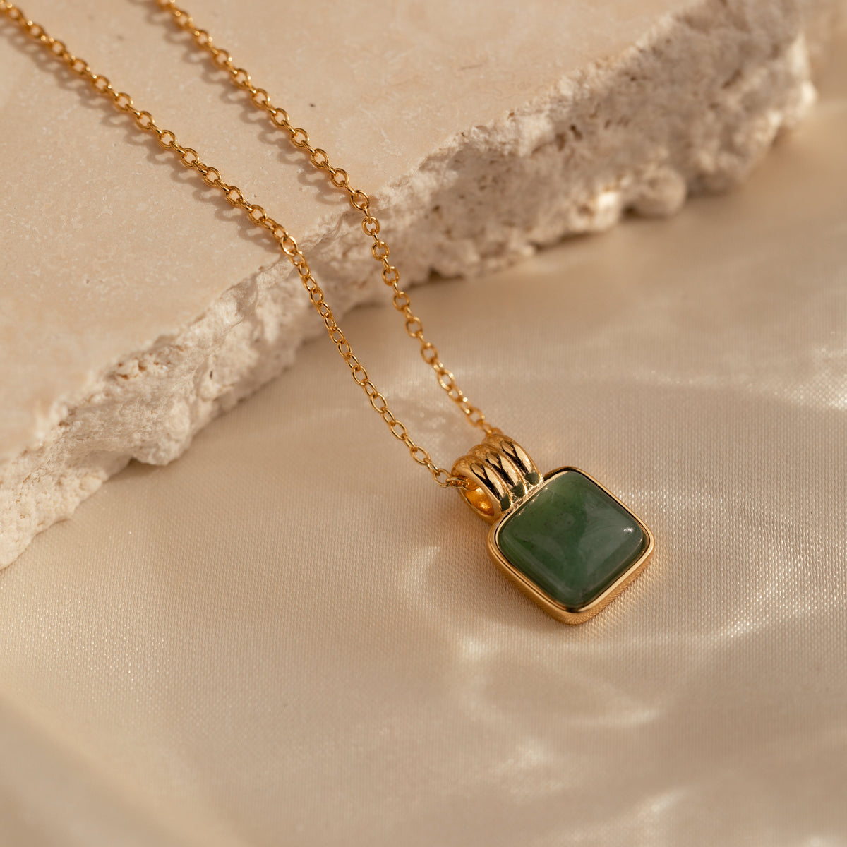 Jade pendant necklace