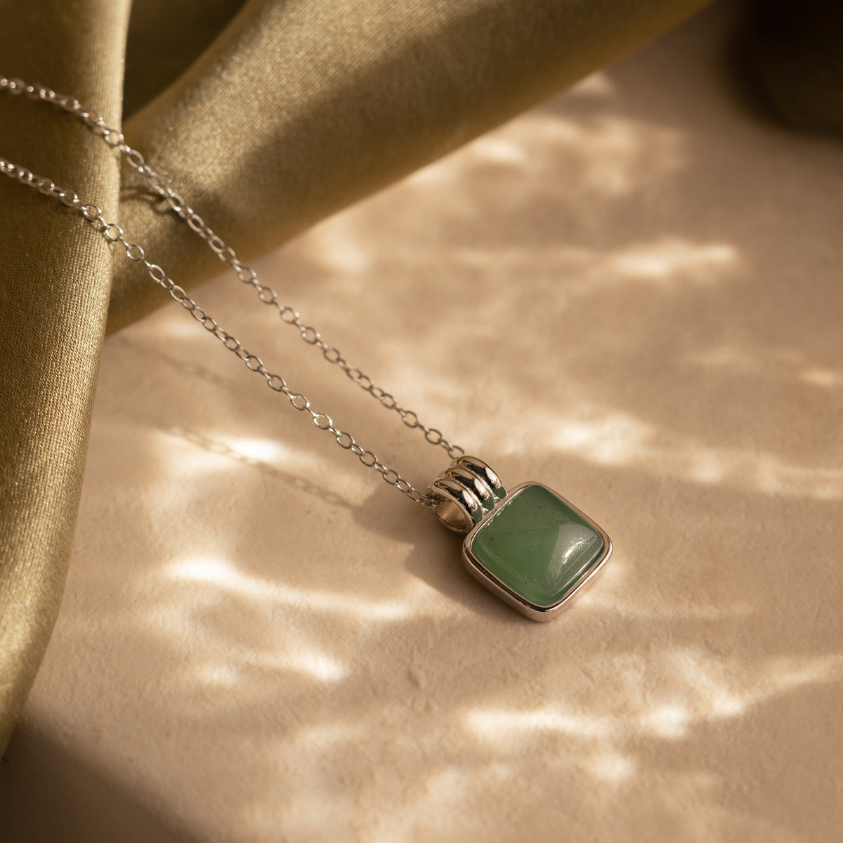 Jade pendant necklace
