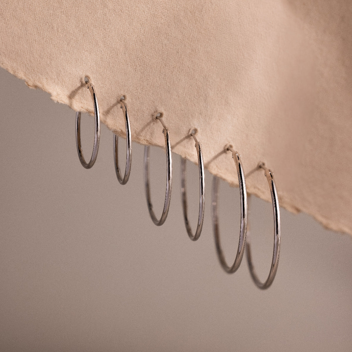 Endless thin hoops