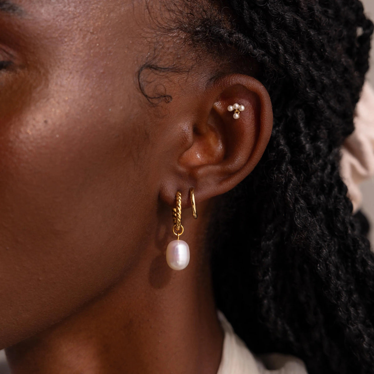 Twisted pearl hoops 5