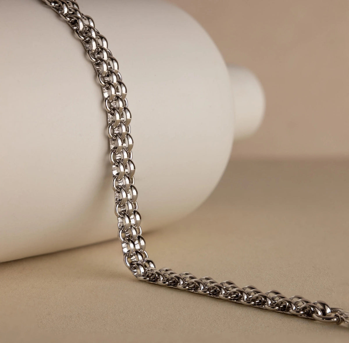 Chunky link mesh necklace