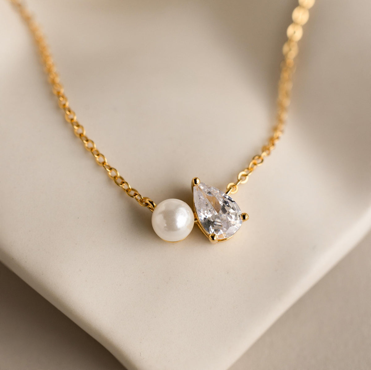 Pearl diamond necklace