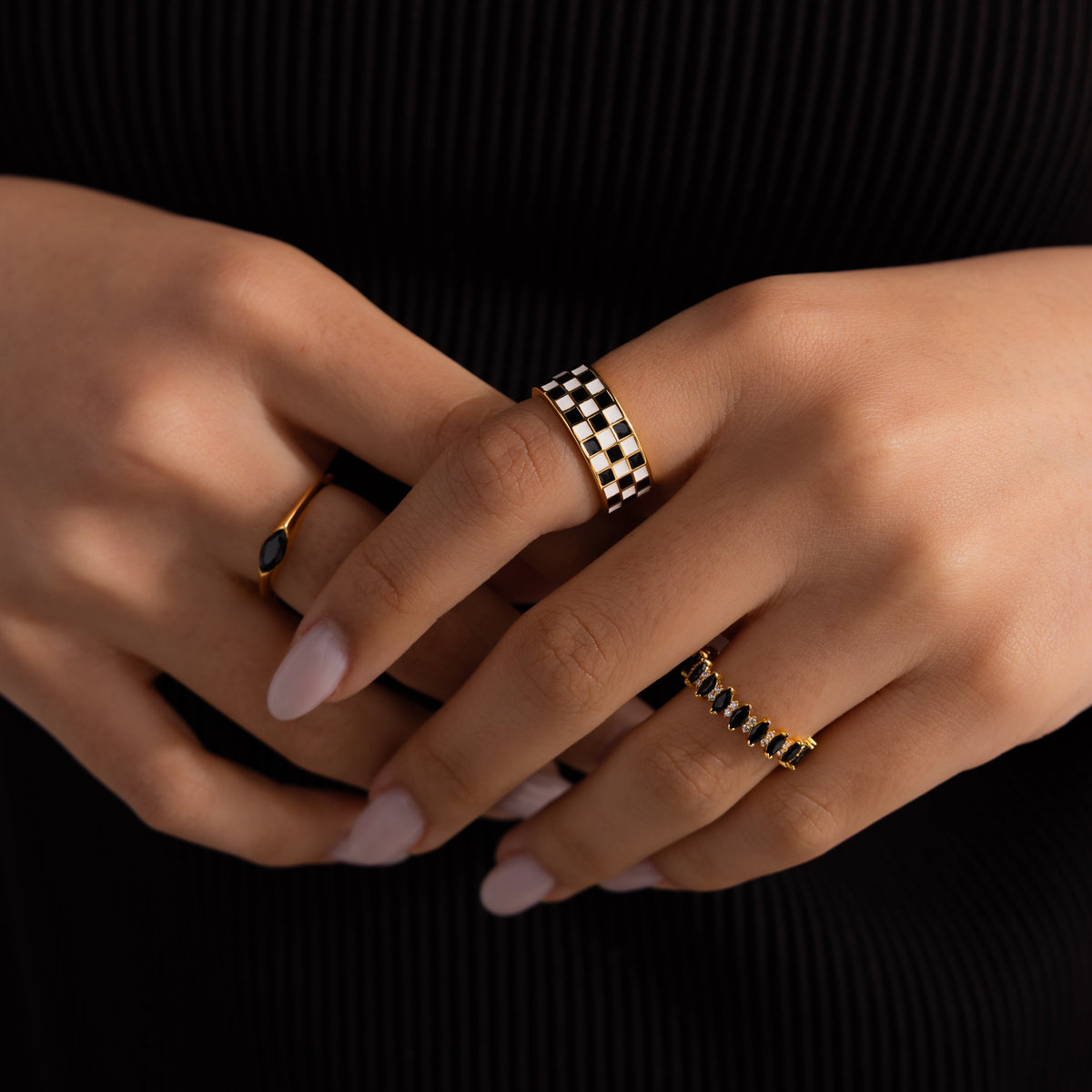 Thick checkered ring