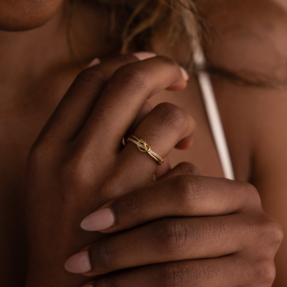 Pave knot ring