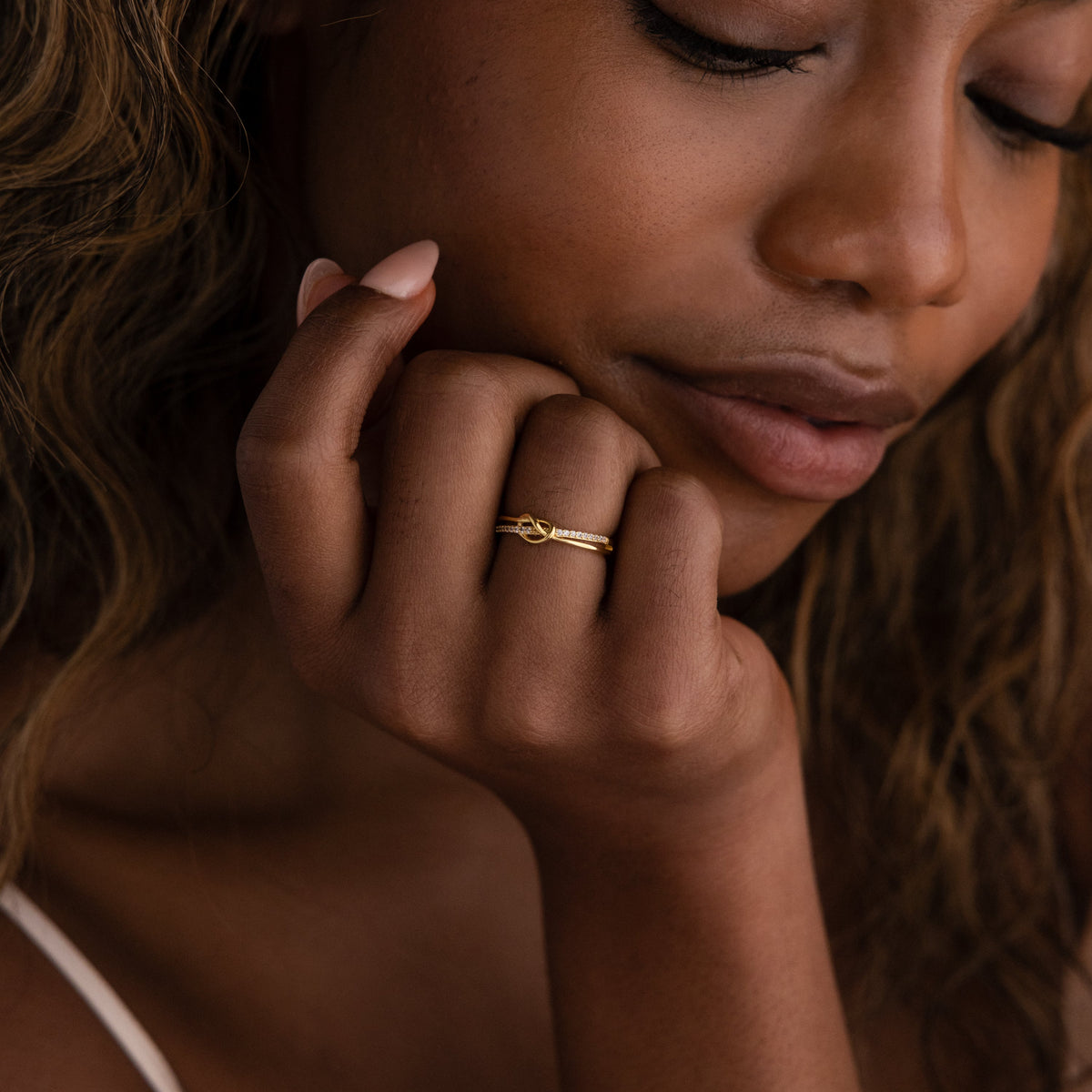Pave knot ring