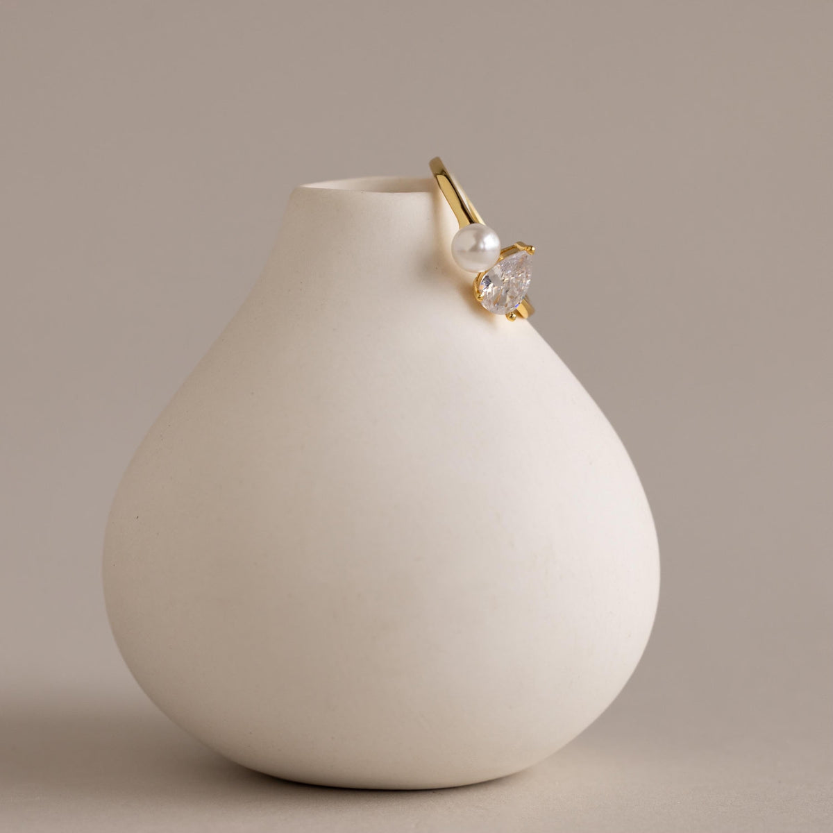 Pearl diamond ring