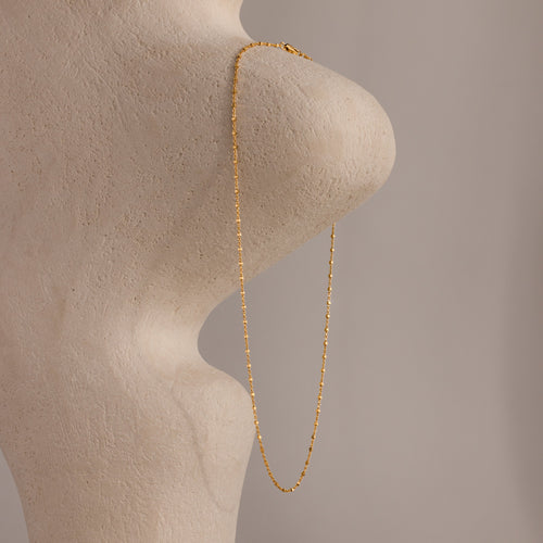 Dot station necklace