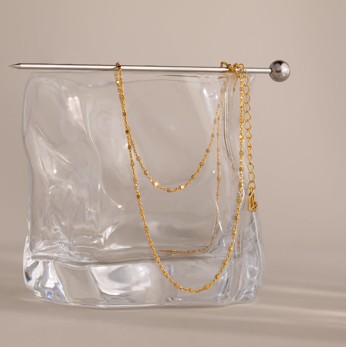 Dot station necklace