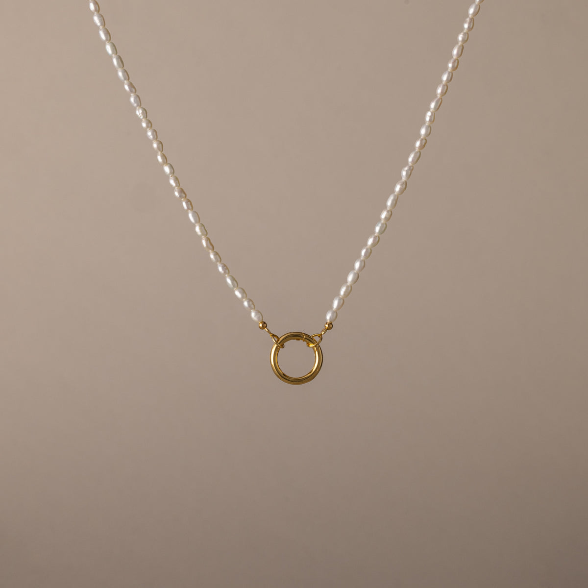 Pearl chain clasp necklace