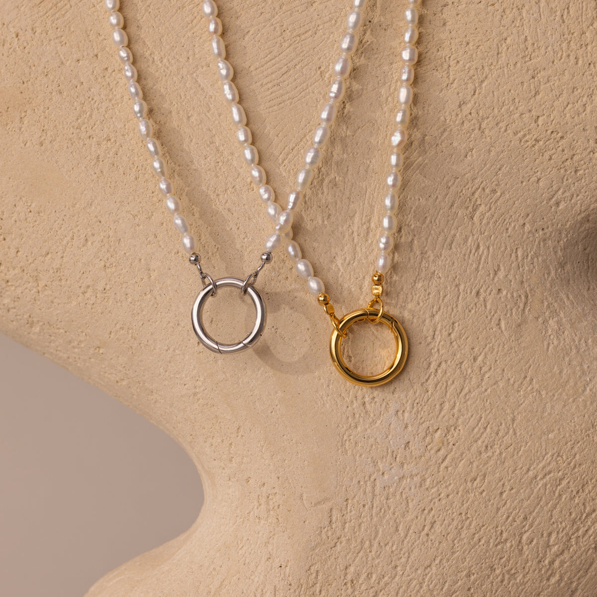 Pearl chain clasp necklace