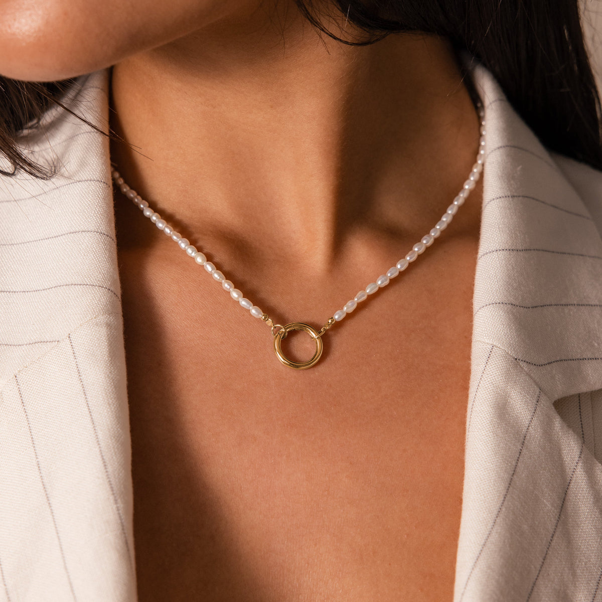 Pearl chain clasp necklace