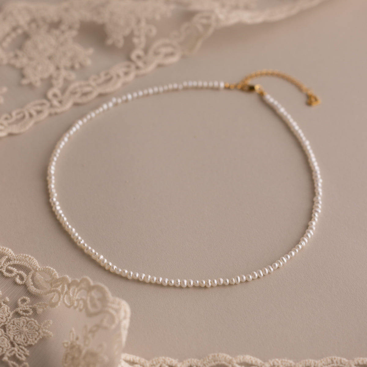Summer pearl beaded necklace