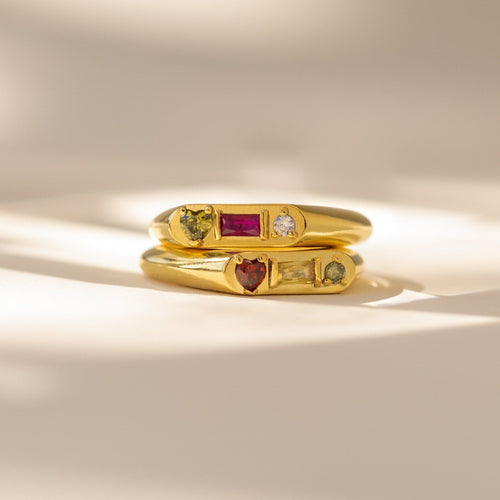 Birthstone signet ring with heart gemstone
