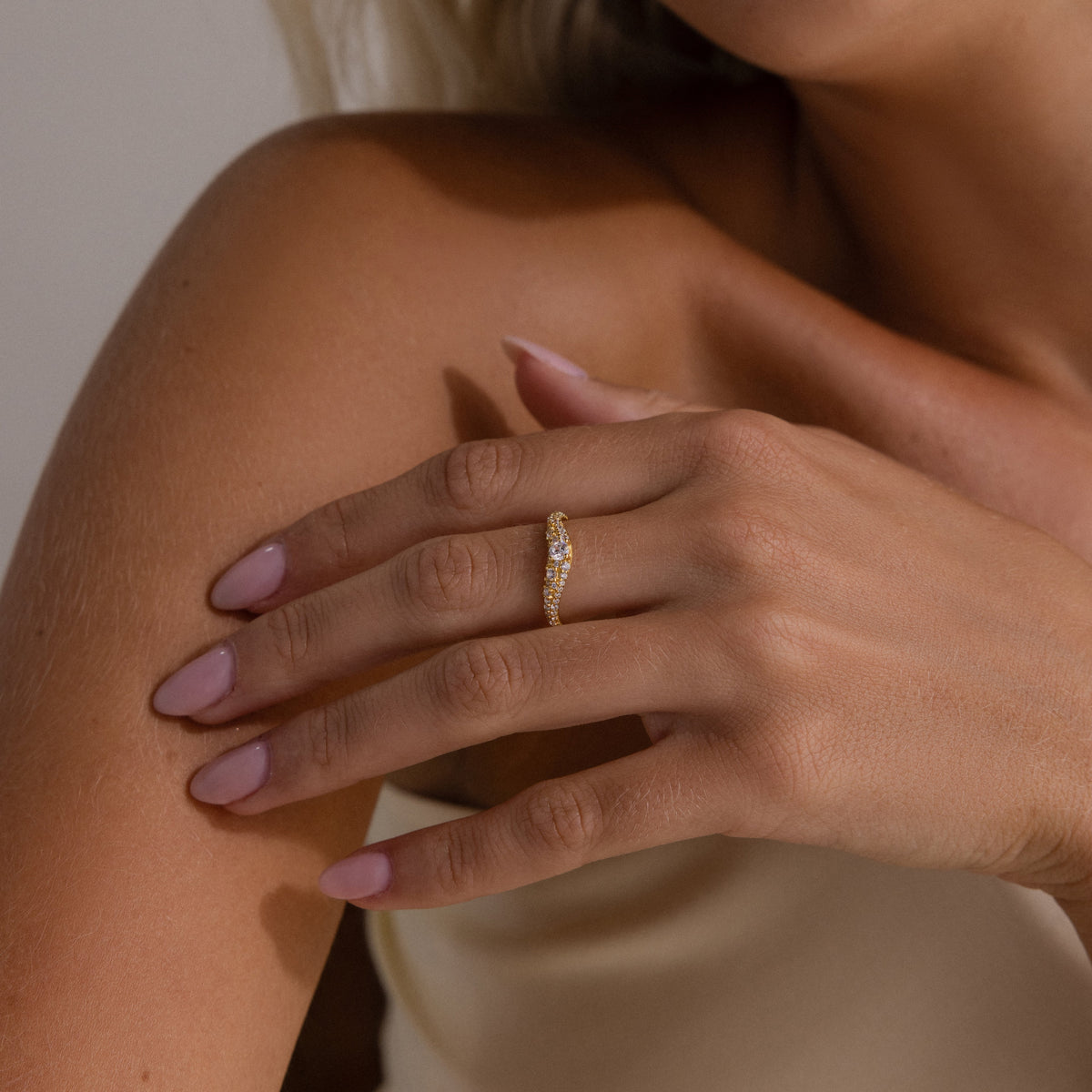 Pave diamond curve ring