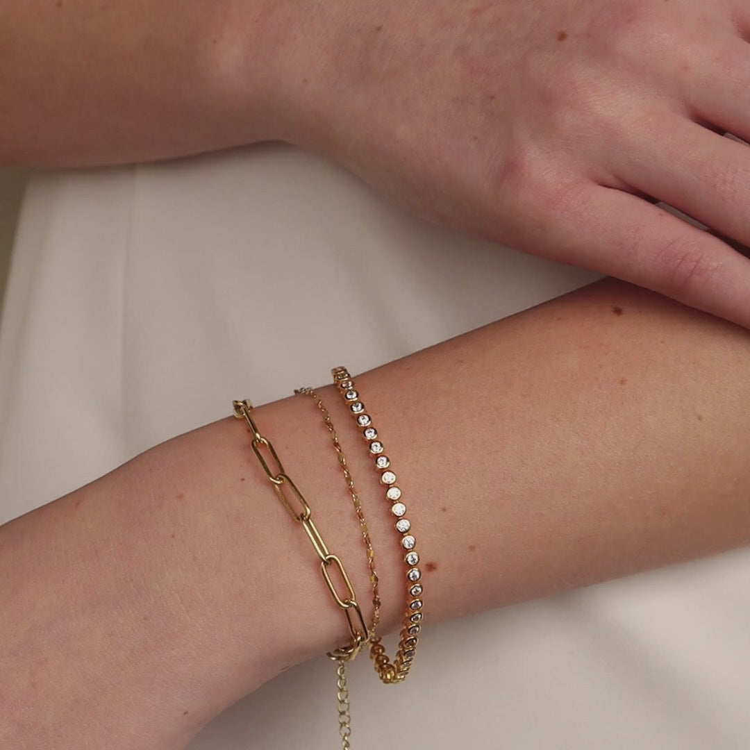 Diamond bezel tennis bracelet