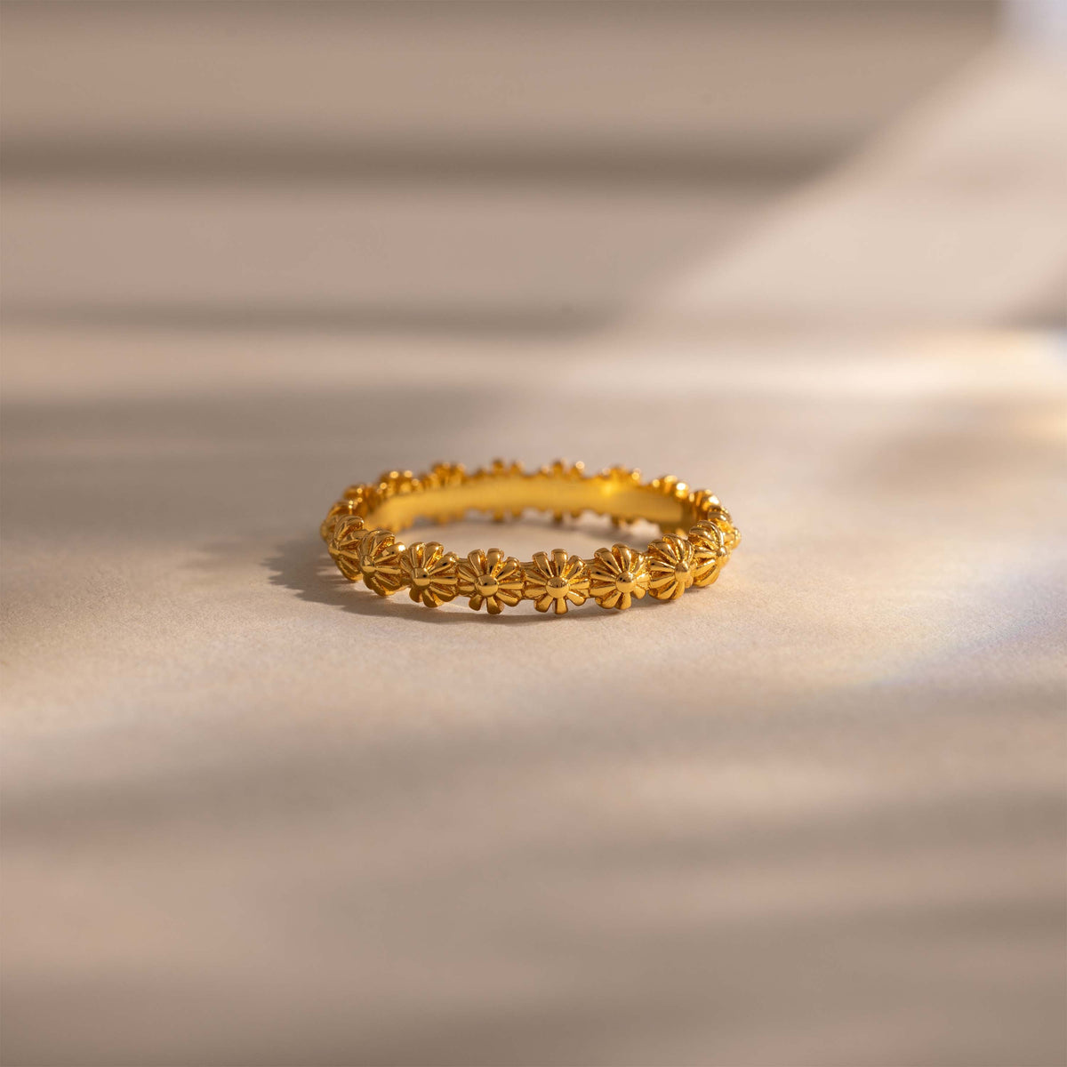 Daisy eternity ring