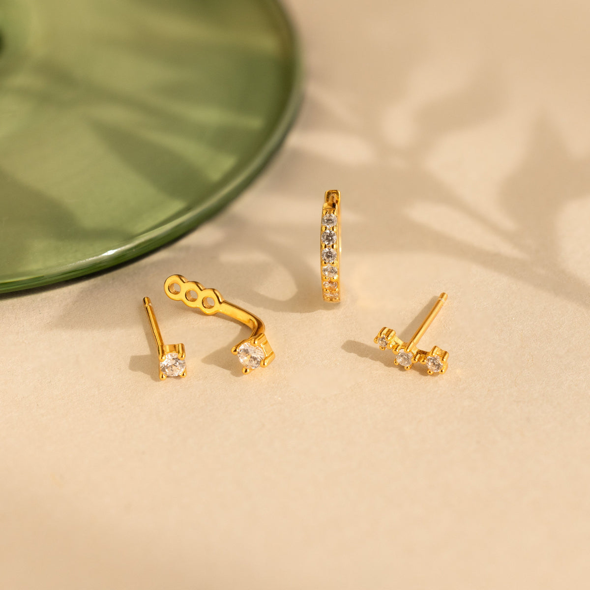 Diamond earrings set