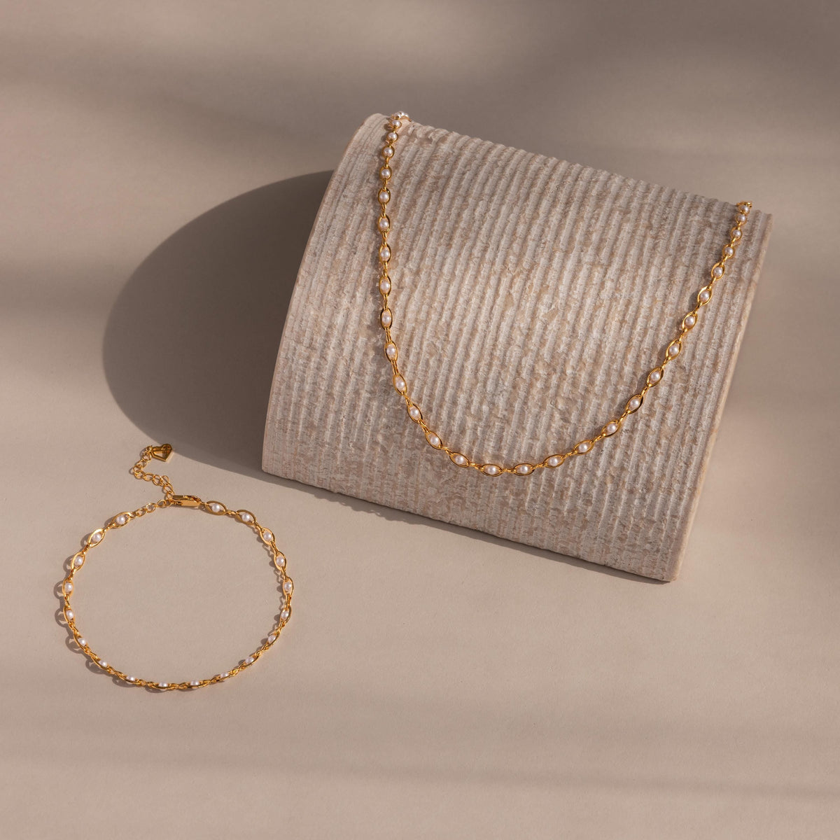 Eternity pearl choker necklace
