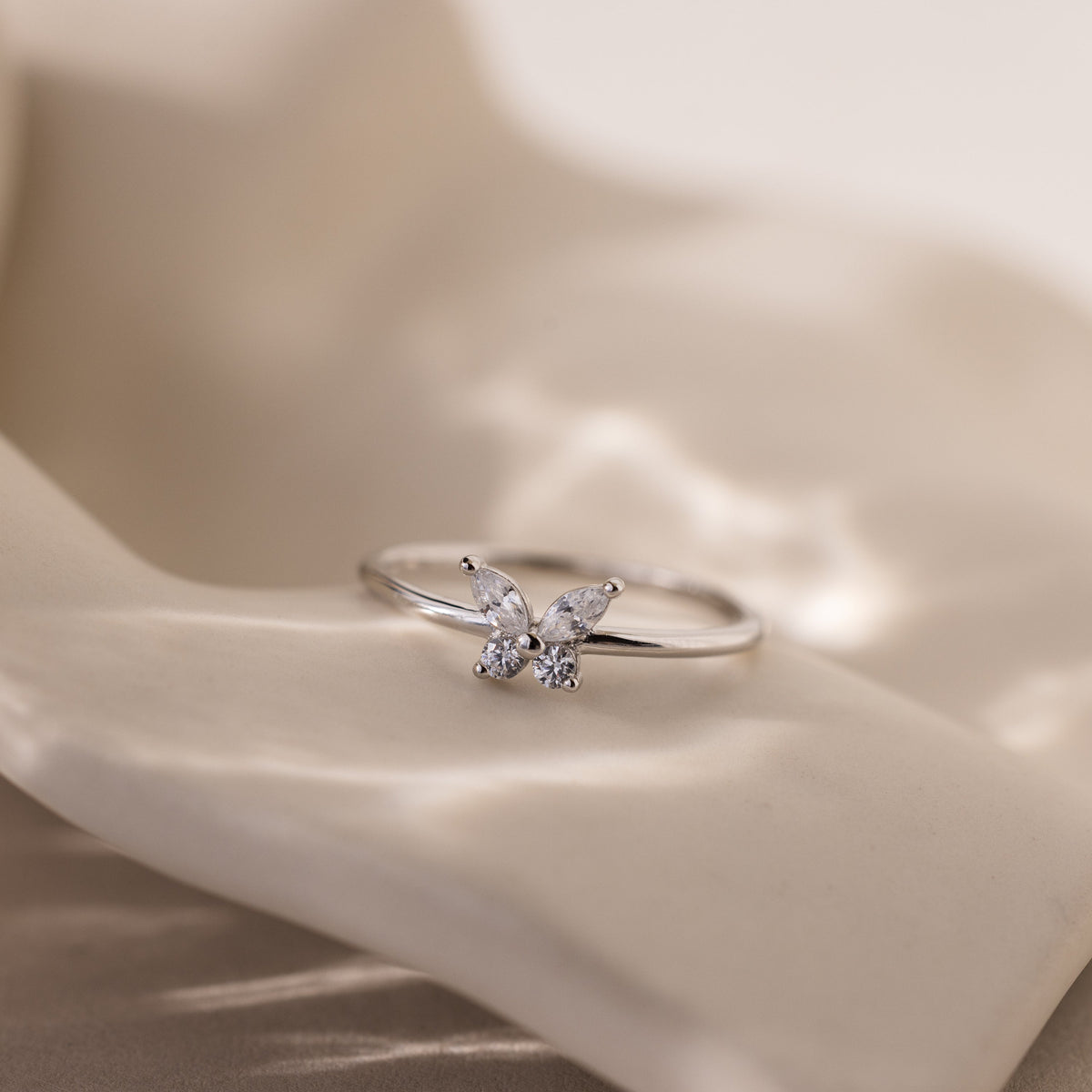 Mariposa diamond ring