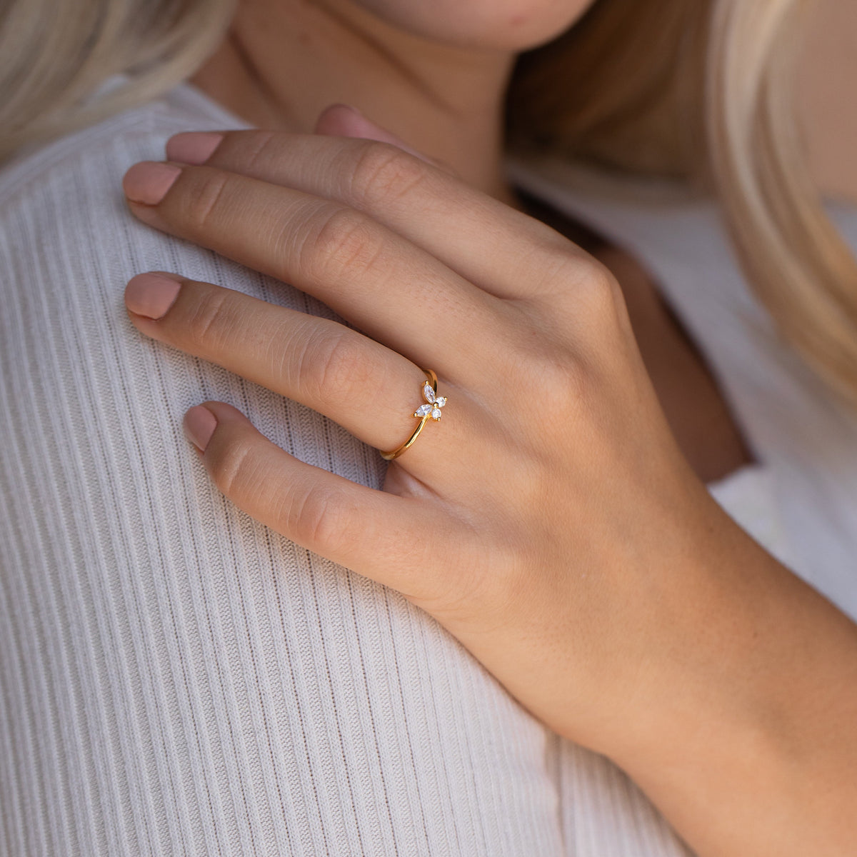 Mariposa diamond ring