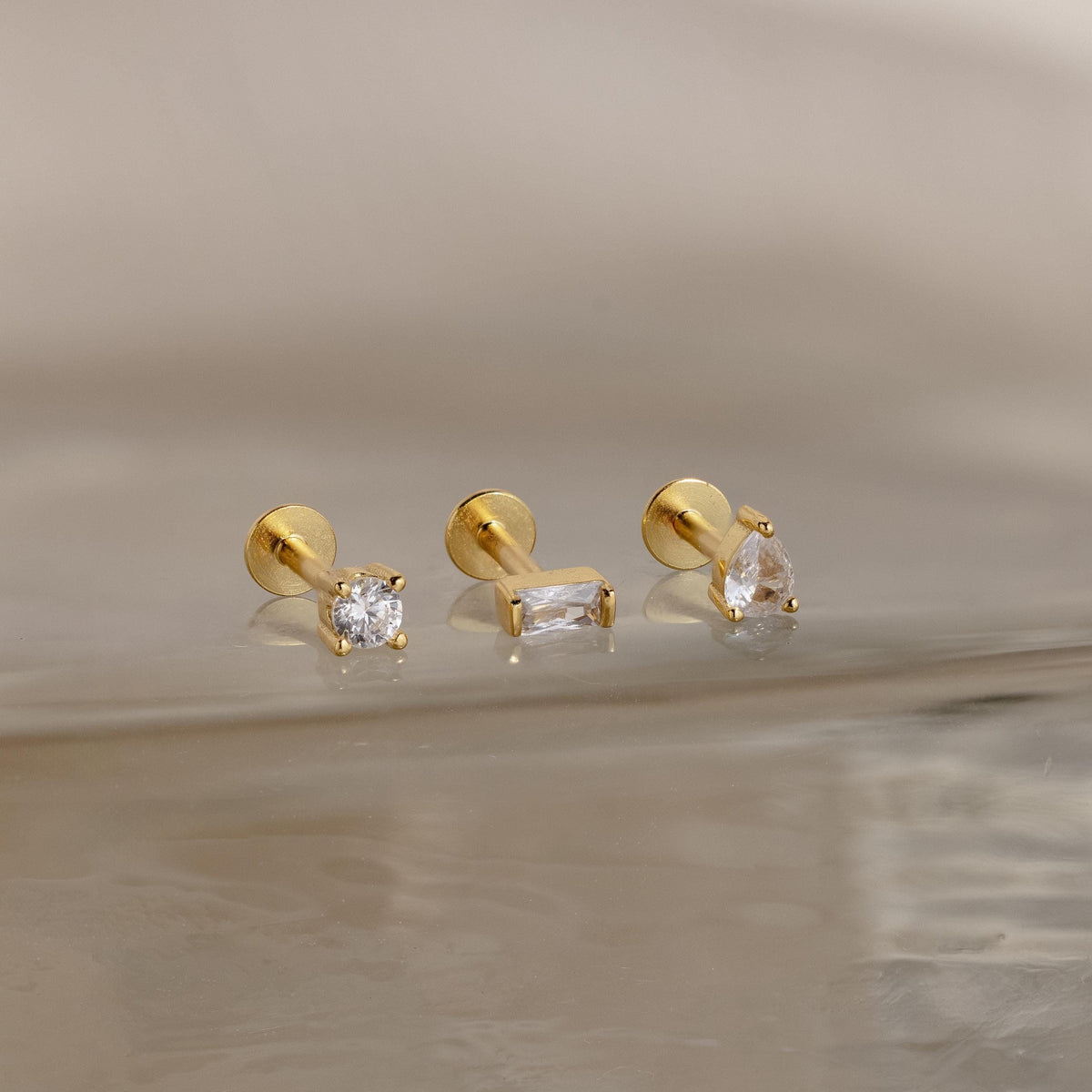 Mixed diamond flat back stud set