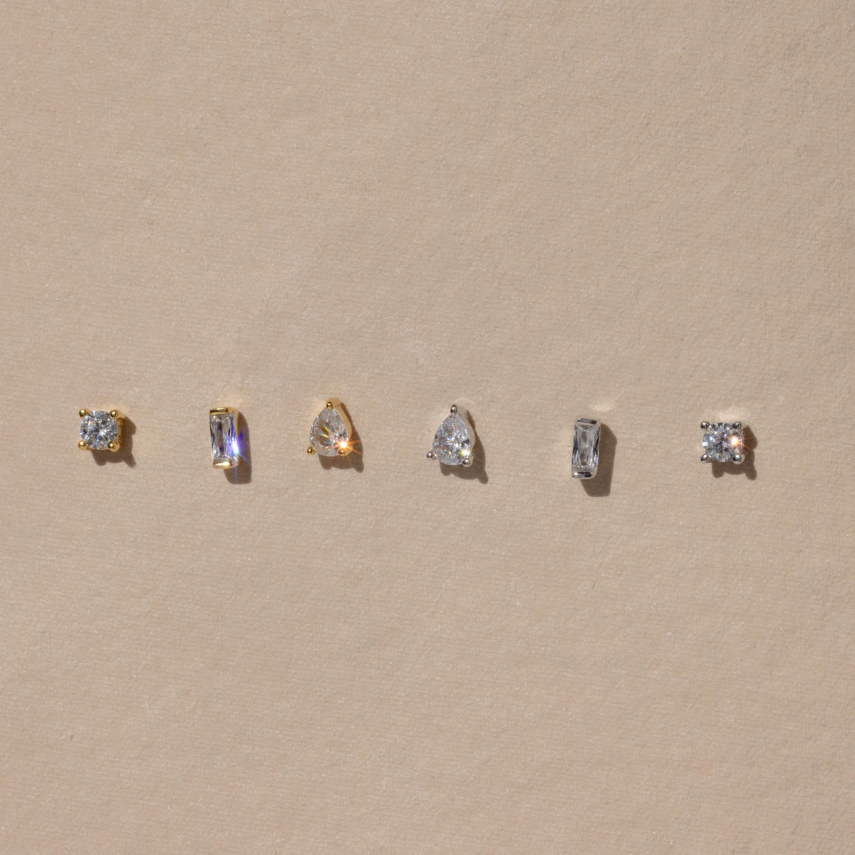 Mixed diamond flat back stud set