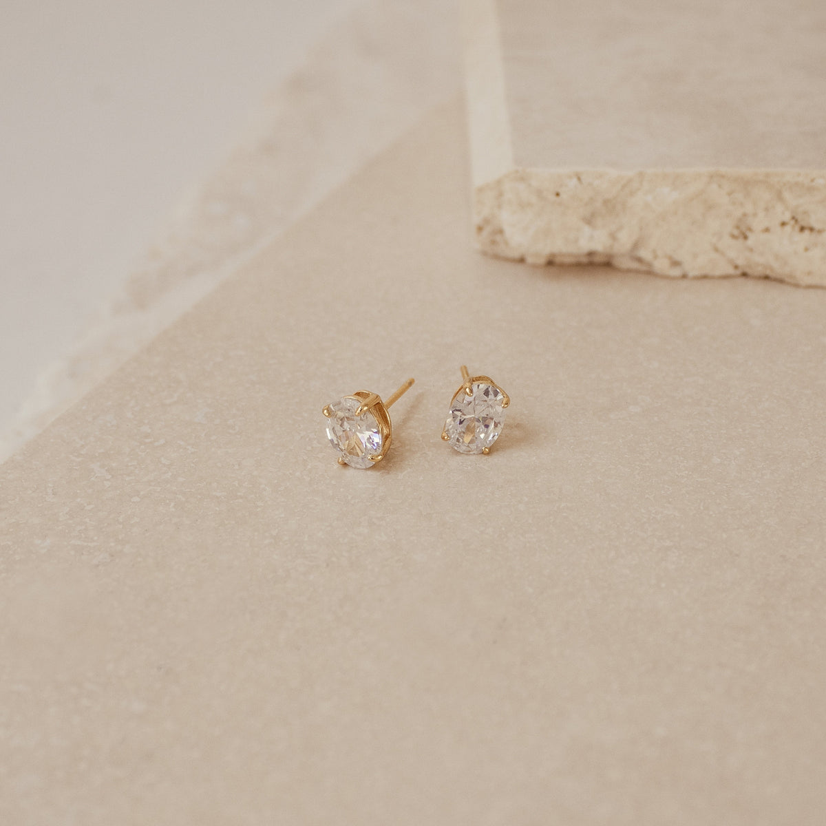 Oval diamond studs