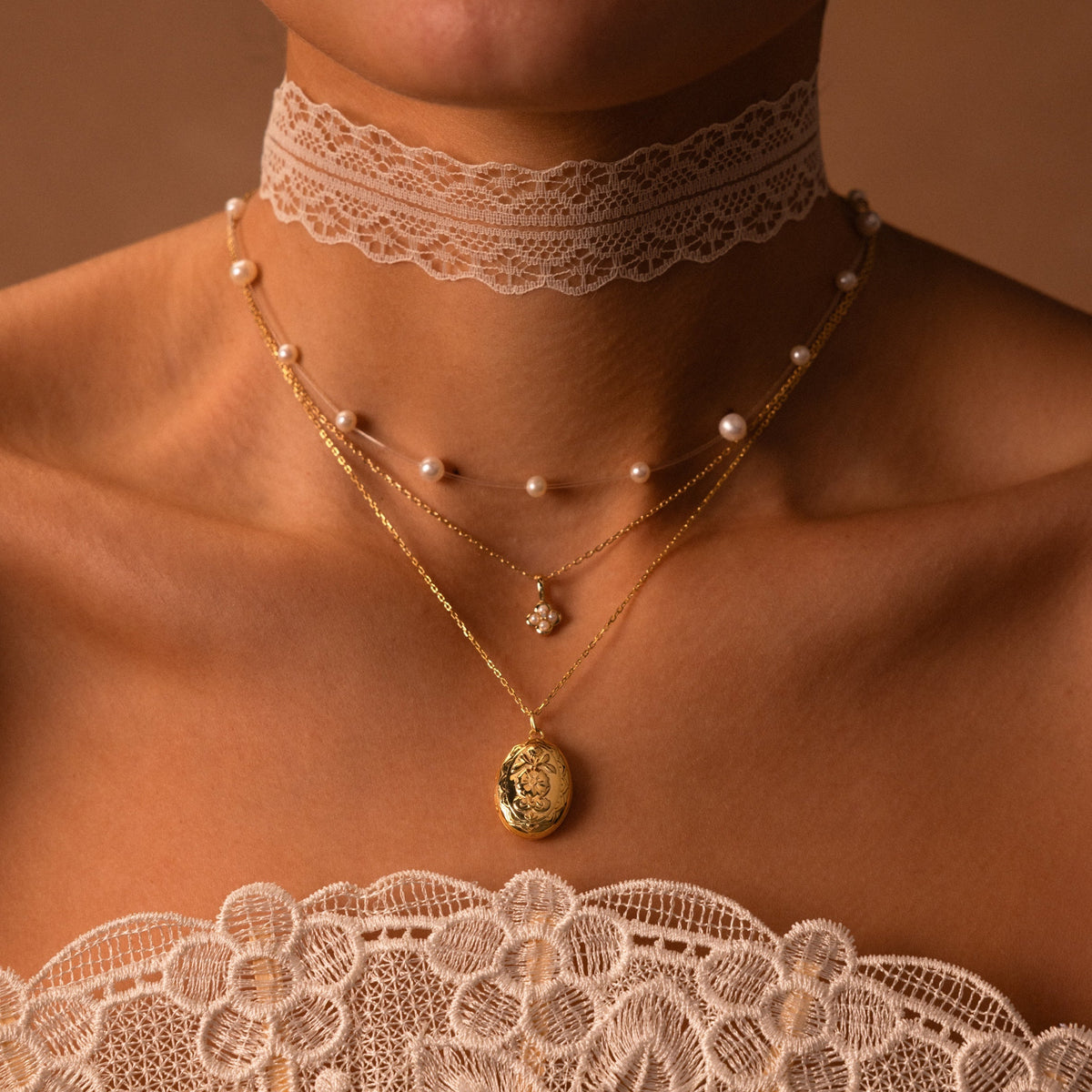 Rounded pearl flower necklace