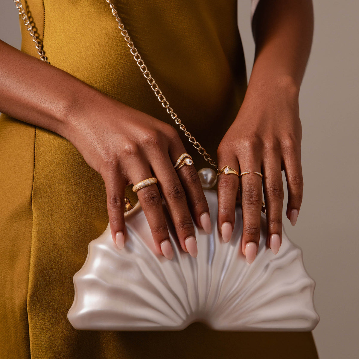 Sculptural solitaire ring set