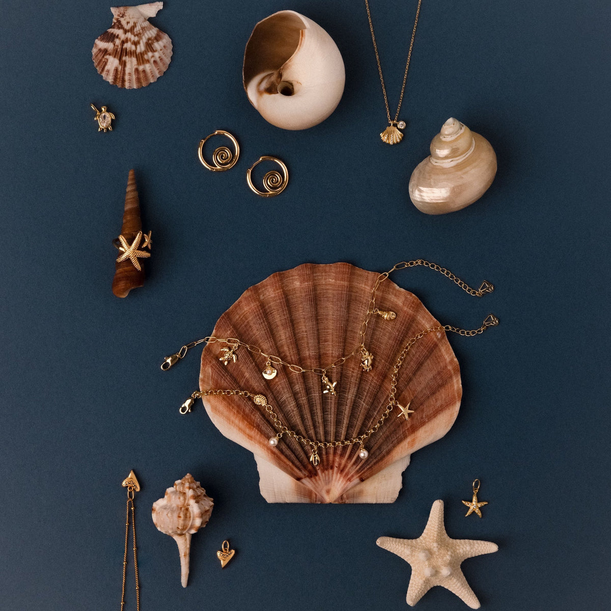 Seaside pearl charm bracelet