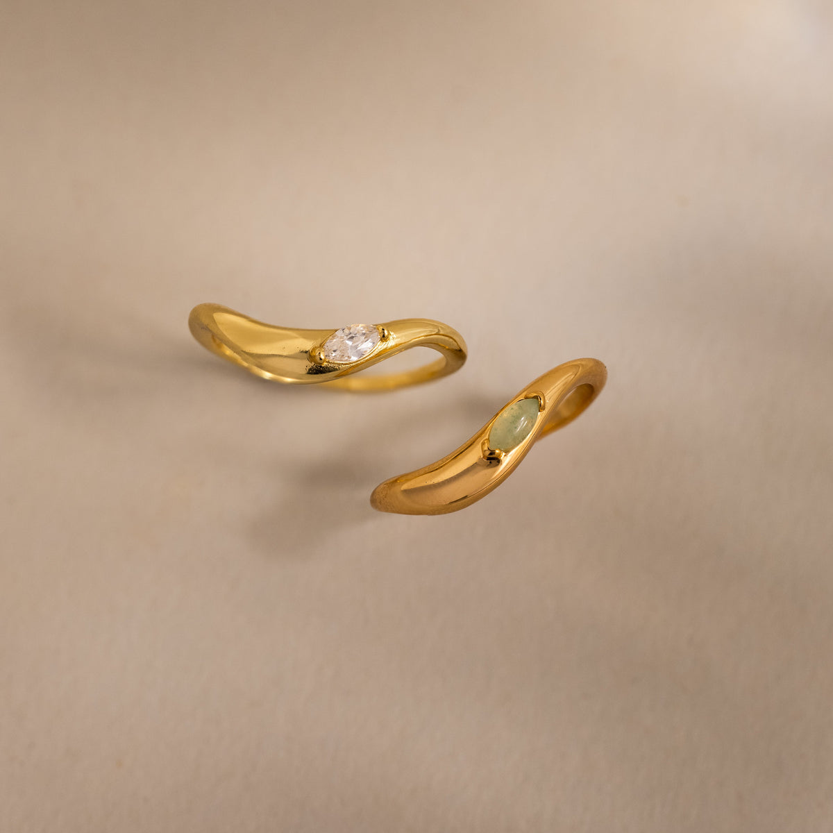 Zen gemstone curve ring