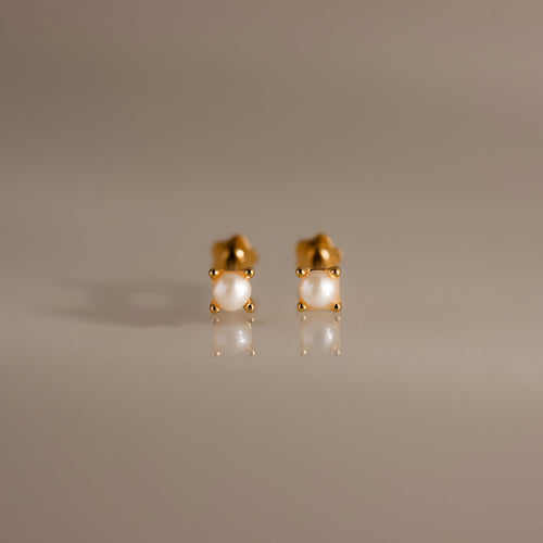 Baby Venus flat back studs