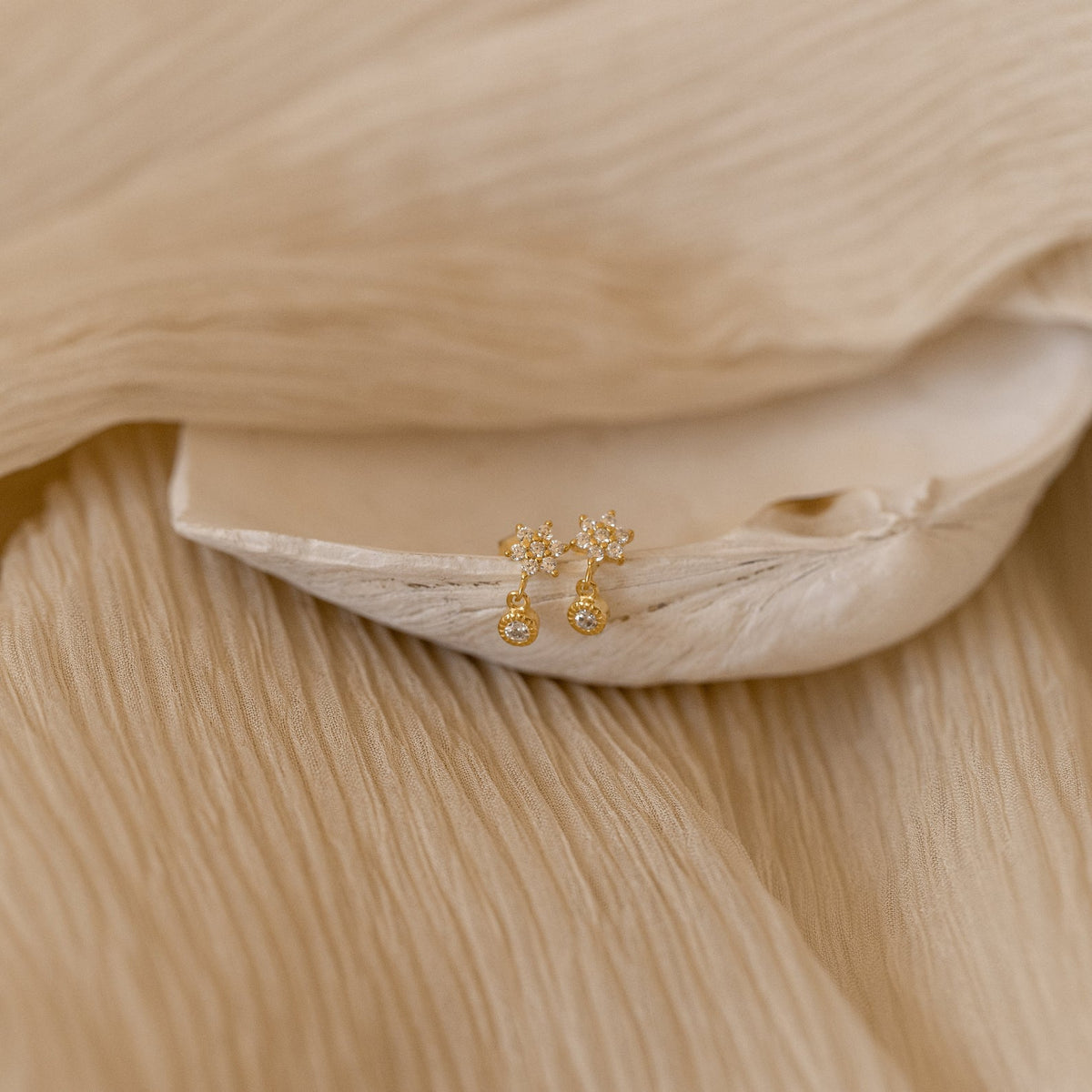 Lexi flower studs
