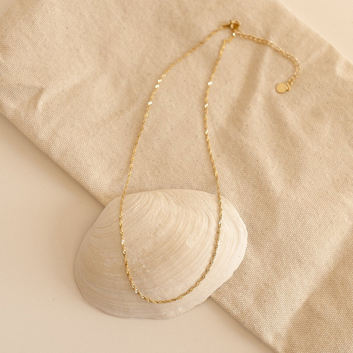Singapore twist necklace