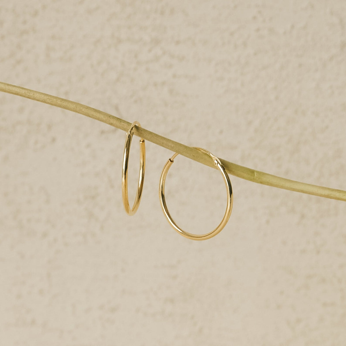 Endless thin hoops