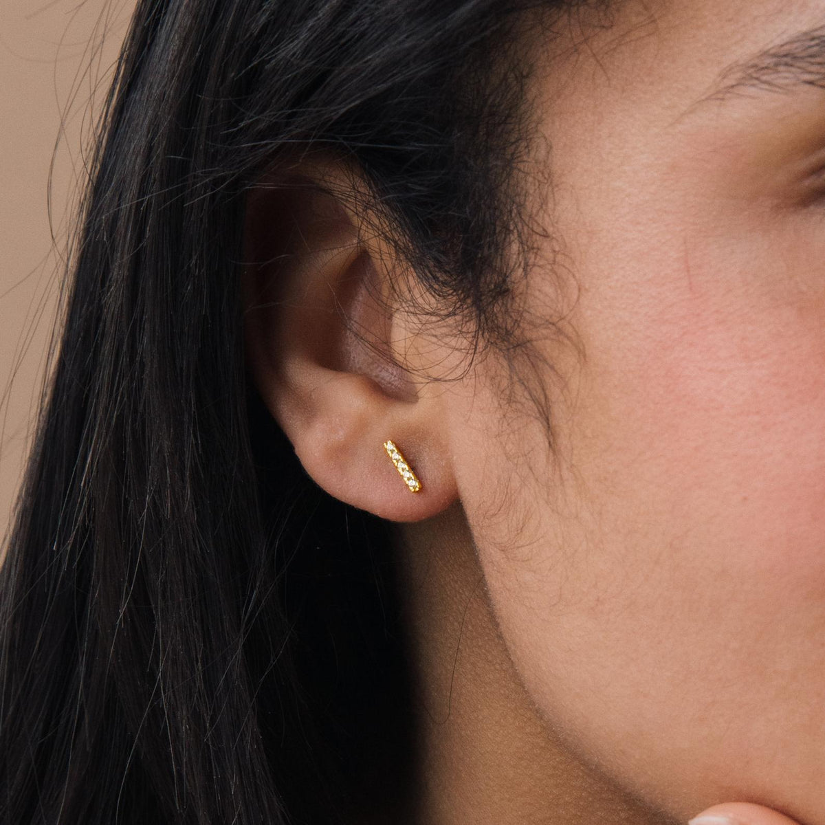 Pave bar studs