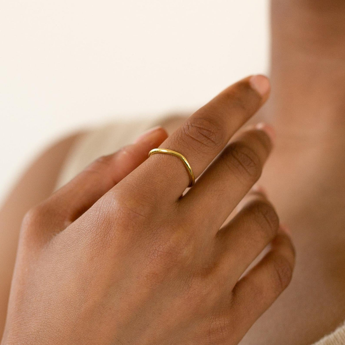 Dainty wave band