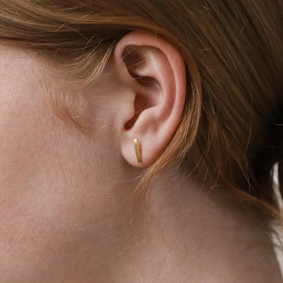 Dainty bar studs