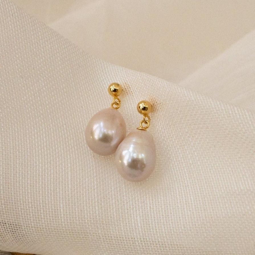 Baroque pearl earrings