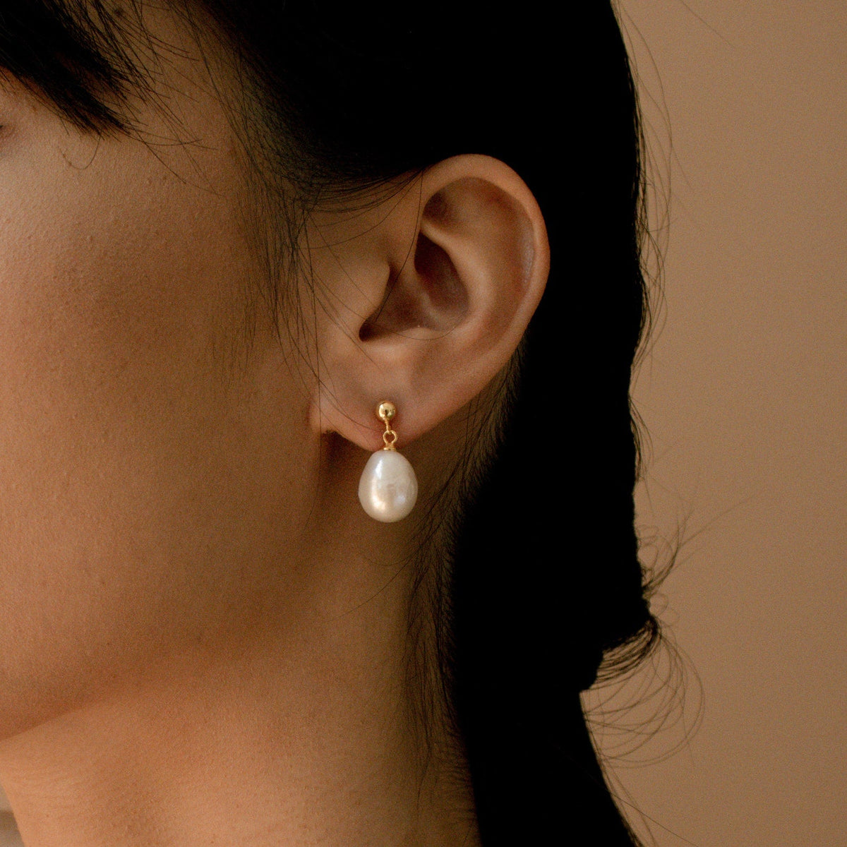 Baroque pearl earrings