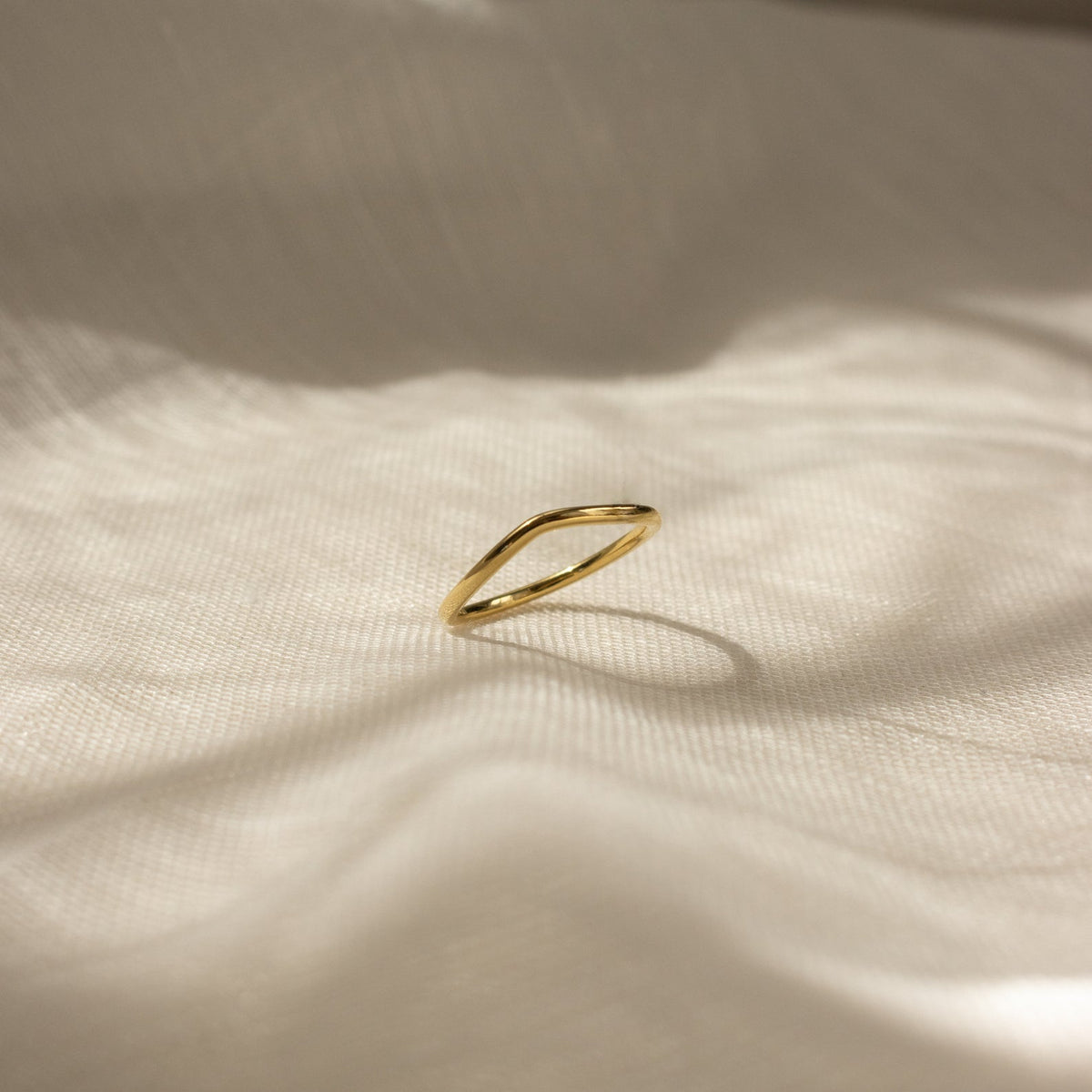 Dainty wave band