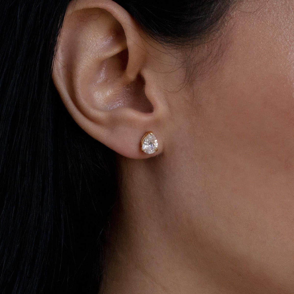 Pear diamond studs