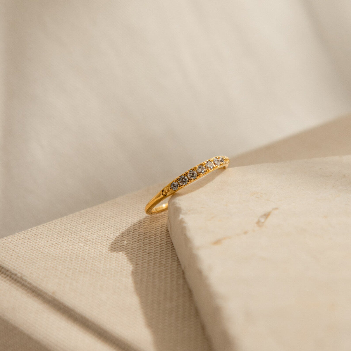 Lace pave ring