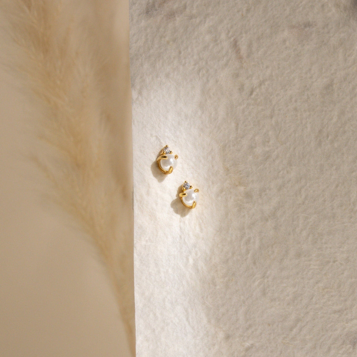Julia pearl studs