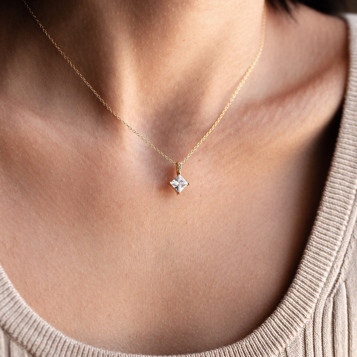 Carina diamond necklace